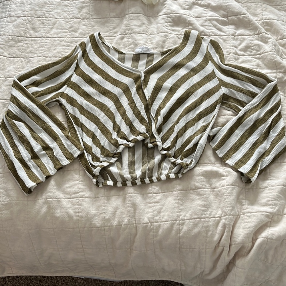 Sadie and Sage cropped blouse